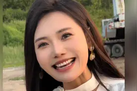 前女友结婚，心情有点不开心视频封面