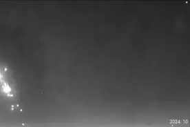 饱和攻击依然有效，看约旦方向拍摄的伊朗导弹飞向以色列的画面