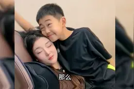 姐姐在家弟弟就这么粘着，又正好被弟弟撞见了，姐弟相爱相杀日常视频封面