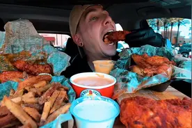 【VARTAN】车上美食！！！ #美食  #美式快餐  #咀嚼音  #解压视频封面