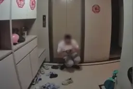 行为令人作呕！猥琐男子悄悄混进小区 舔完女户主门前鞋子视频封面