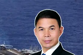 山东舰横穿美菲军演火力网，菲顿时吓怂，美说要“击沉”一艘军舰视频封面