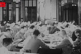 毛主席谈“如何让猫吃辣椒”，他的方法，比刘少奇和周总理的都好