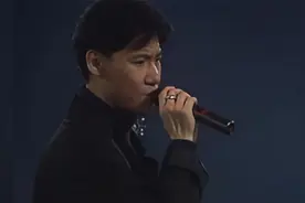 张学友《经典老歌串烧》宝丽金15周年演唱会现场，重温歌神的经典视频封面