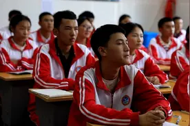 拉萨那曲第三高级中学：同根同心 共绘民族团结和谐图视频封面