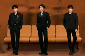 TFBOYS十周年演唱会抢票将开启，黄牛带头涨价，线上票价或过百视频封面