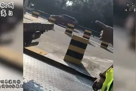 卡车司机拉电阀上高速被拦：“车不超宽，货物超宽了”就不行视频封面