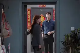 女强人早起去上班，一身职业装配高跟鞋，总裁立马心动了！视频封面