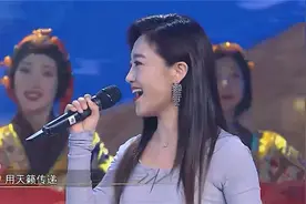 王小玮唱《天籁之爱》，男歌手不是王小海，俩人配合默契满目温情