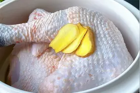 炖盅放入鸡肉，不加水出锅就成福建经典美食，学会中秋做给家人吃视频封面