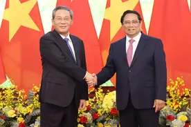 中越发表联合声明，促进一系列合作，积极维护南海和平稳定视频封面