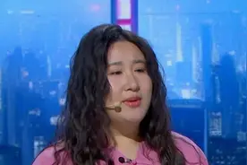 今晚开放麦：锤娜丽莎爆笑模仿汪峰演唱《骑上我心爱的小摩托》