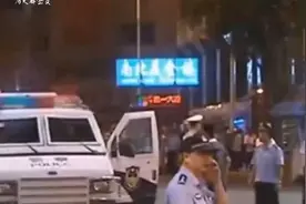 2010年女警果断开枪成功拯救人质真实录像，陈年旧事再看依旧热血视频封面