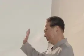 周总理去世前，想要吃一个桃、喝一杯茶，都有什么特殊的寓意呢？视频封面