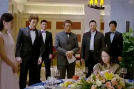 首富女儿订婚宴，当众揭穿未婚夫丑恶嘴脸，听完录音崩溃了视频封面