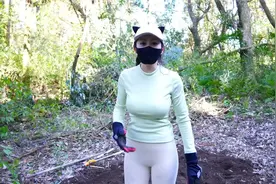 上山挖蚯蚓全记录！生态养殖必备实用攻略