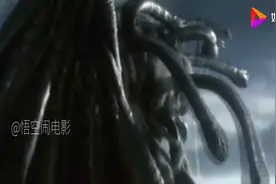 希腊神话中最著名的勇士之一，美杜莎死在他剑下，却带着诅咒出生视频封面
