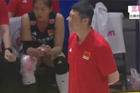 正播世界女排联赛，中国vs波兰，唐欣接管比赛，精彩进攻出现了！视频封面