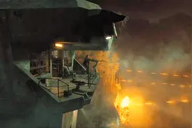 就在刚才，2025最劲爆美片《峡谷》上线 国内早就期待已久 赶紧看视频封面