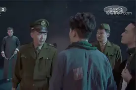 革命题材小说《红岩》，讲述了工作者在狱中，不断抗争的精神