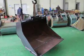 挖掘机挖斗制造全过程，国际标准制作工艺，一代传三代看着就结实