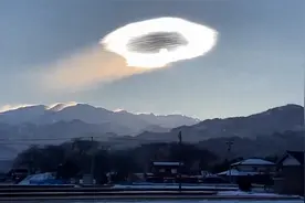 日本新潟6.0级地震当天，富山天空现神秘“光环”视频封面