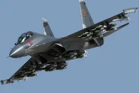 空战能力拉满，歼16配备10枚空空导弹，可与五代机一较高下