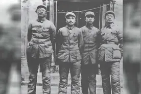 张爱萍被围，怒指黄瞎子见死不救，彭老总连撤两将，张：有意思视频封面