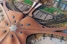 中国十大机场排名，首都机场只能排第三，第一名上海浦东