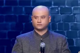 笑傲江湖：奇葩小伙炫富升级！裤子里掏出大龙虾，观众都不忍直视视频封面