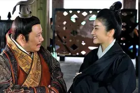 秦始皇为何把“寡人”改成“朕”？把“朕”字拆开看，你就明白了