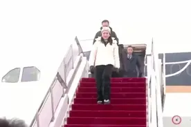 "佩通坦离别中国，女保镖严月霞依依不舍，4天铸就姐妹情深！"