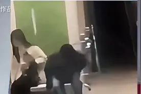 黑人搭讪中国女孩遭嫌弃视频封面