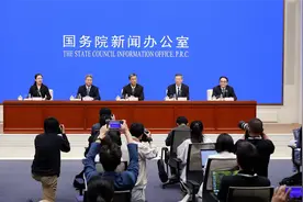 教育部：将持续巩固“双减”成果，营造良好的教育生态视频封面