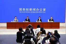 工信部：我国新能源汽车新车销量在汽车新车总销量中占比达40.9%视频封面