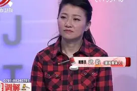 父母外出打工，父亲心疼儿女缺少陪伴，观察员纷纷落泪视频封面