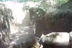 俄军突入战壕枪雷并用，一番激战后，消灭挪威雇佣兵视频封面