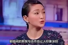 白玉兰奖这一夜，周迅戴眼镜领奖，姜妍很美很会说，唐嫣胡歌击掌视频封面
