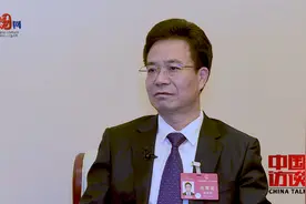 贺海东代表:培育六大产业集群 呼和浩特围绕发展新质生产力做文章视频封面