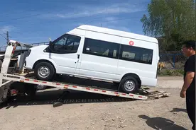 江铃福顺中轴中高顶宿营车进场，空间大性价比高视频封面