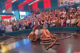 慕尼黑啤酒节恶魔之轮上的女孩子！恶魔之轮视频封面