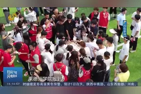 德州学院：花式迎新贴心服务，集体生日会引人注目，大学新生启航