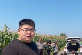 大雨后农村老家“水泥地”出现大坑 汽车轮番凹陷 竟有车安全通过视频封面