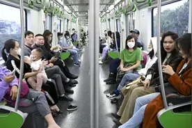 越南人口破亿但生育率急跌，将落入“未富先老”的怪圈？专家解读视频封面