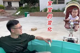 小满仓回湖南外婆家一月余，能坐会爬变化大，东北爷爷快不认识了视频封面
