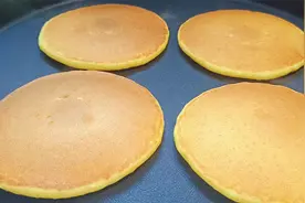 南瓜饼最好吃的懒人做法，奶香四溢，比馒头简单，比面包松软甜香