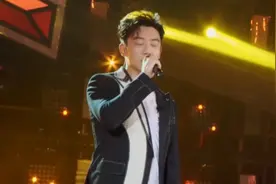 郑恺深情演唱《我们》，发挥依旧稳定，歌声感人动听