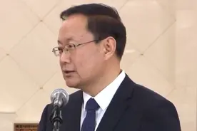 文旅部部长谈国博冰箱贴火爆：凤冠冰箱贴半年卖了80多万个视频封面