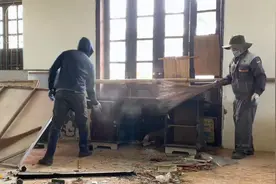 荒废百年的豪宅别墅，小伙斥巨资盘下清理改造，完工后太震撼了视频封面