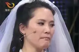 富婆疯狂爱上年轻送水工，穿婚纱现场求婚，真情感动全场！视频封面